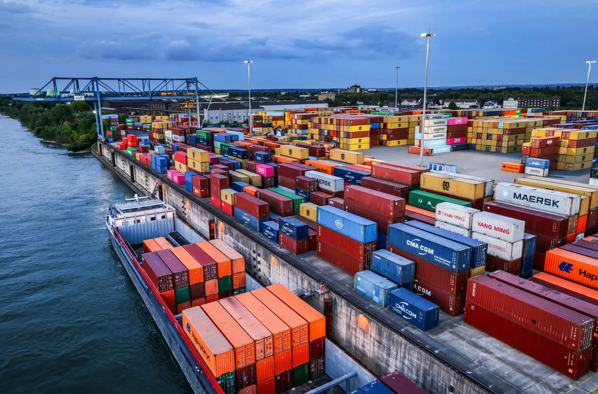 UK Debt Costs Rise as Long-Term Bond Yields Increase