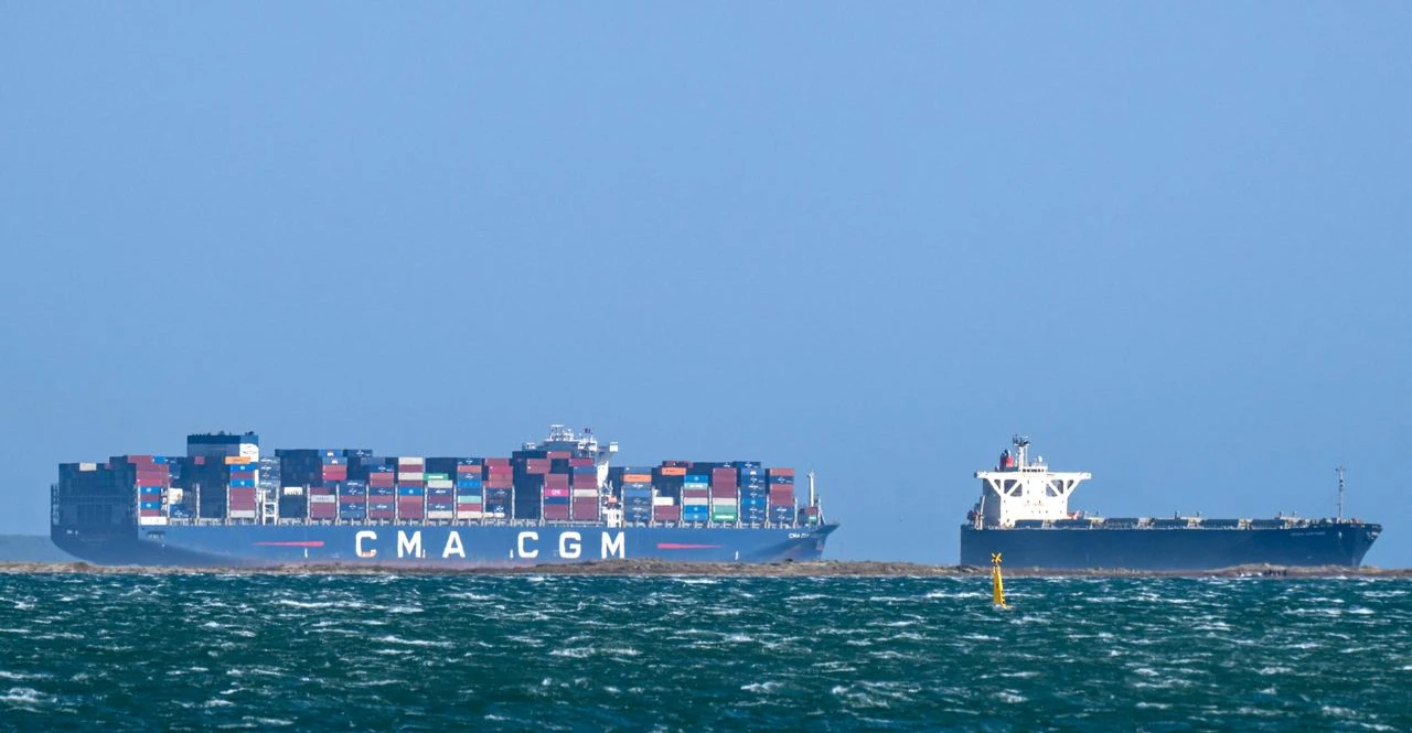 Only 12 Ships Cross Hormuz in First Days of Truce