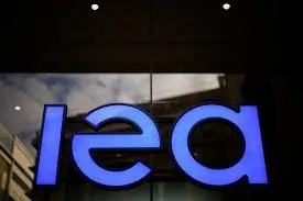 حرب إيران تخفض توقعات وكالة الطاقة الدولية لسوق النفط