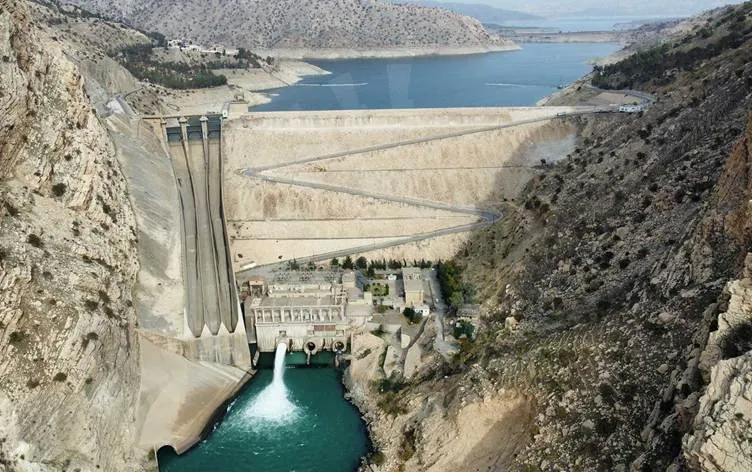 Darbandikhan Dam Reaches Full Capacity: Release of Excess Water into Sirwan River Begins
