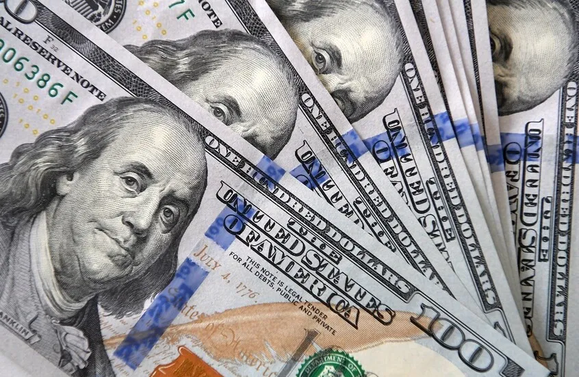 الخزانة الأمريكية تحذر من "نهب" مئات المليارات سنوياً عبر شبكات احتيال دولية منظمة