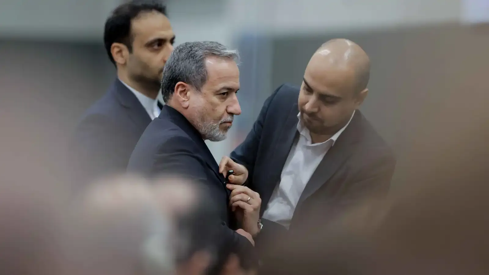 CNN: Iranian Delegation in Islamabad Rules Out Direct Meeting with Americans, Sticks to Pakistani Channels