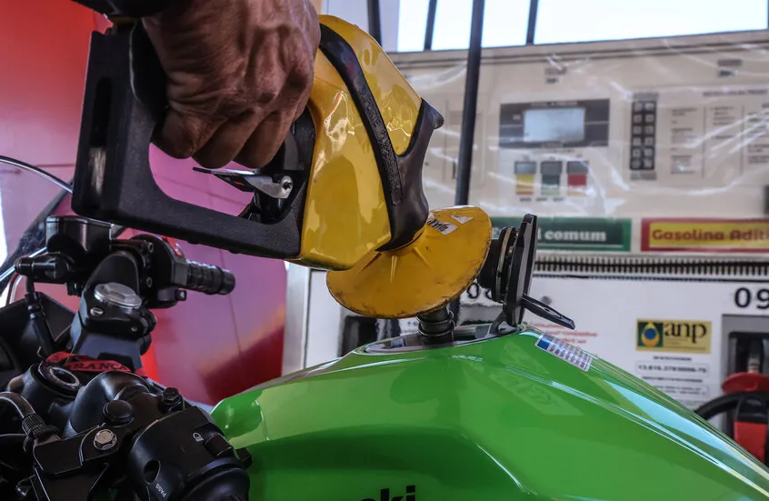 Hormuz Crisis Impact 2026: US Gas Prices Leap to $4.11 per Gallon Amid Middle East Tensions