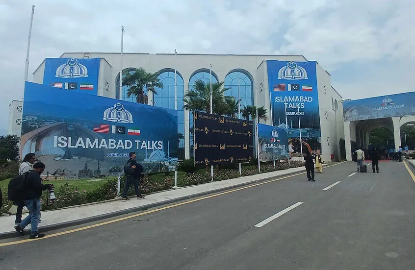 Pakistan: Dialogue Channels Between US and Iran Open