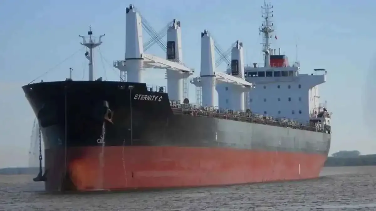 Escalating Piracy Risks in the Gulf of Aden: Gunmen Approach Cargo Ship off Mukalla in May 2026