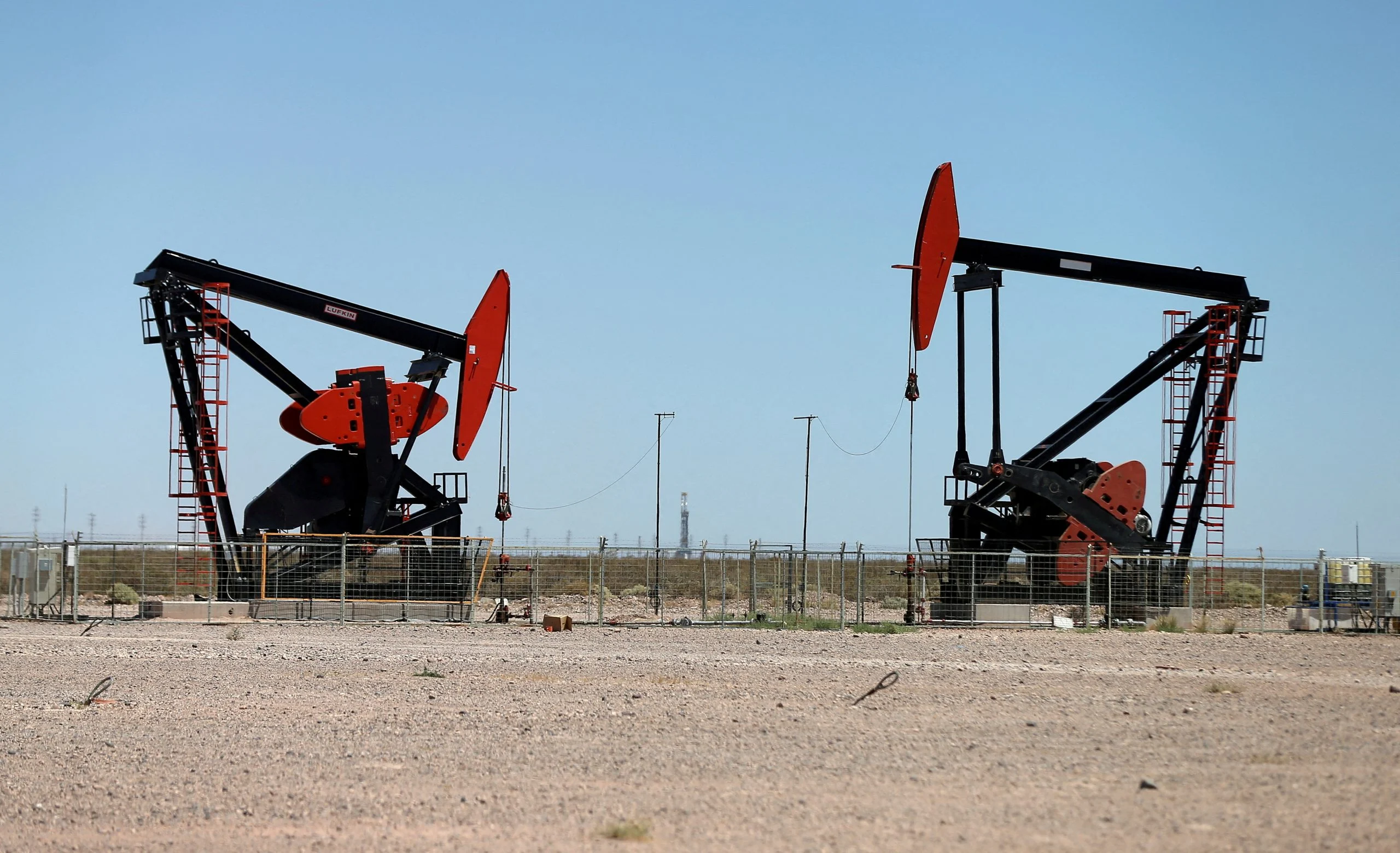 Oil drops to 110.7 dollars after Trump confirmed he will end Iran war