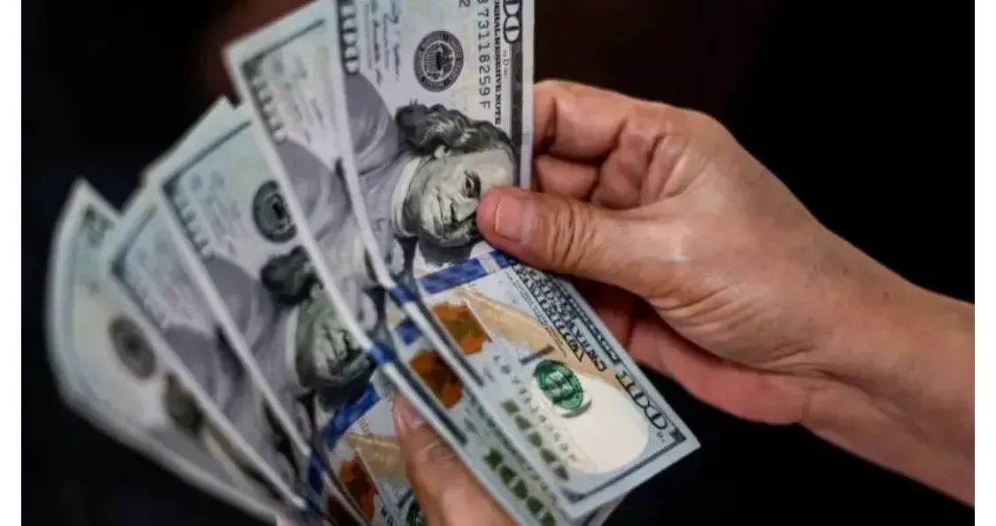 الدولار مستقر في العراق الورقة بـ154 ألف دينار