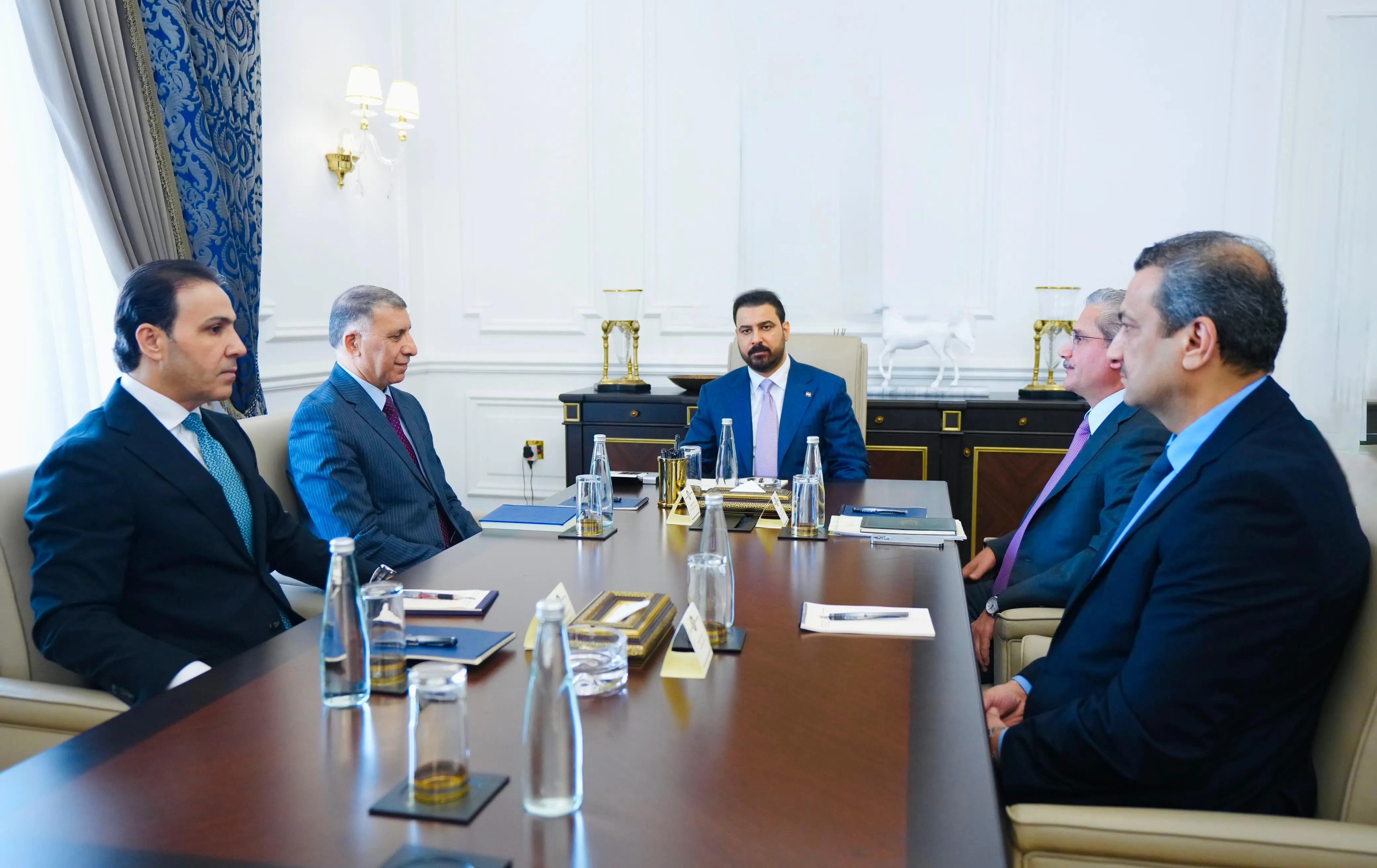 رئيس الوزراء يوجه بتشكيل مجلس سيادي أعلى لمكافحة الفساد واسترداد المال العام