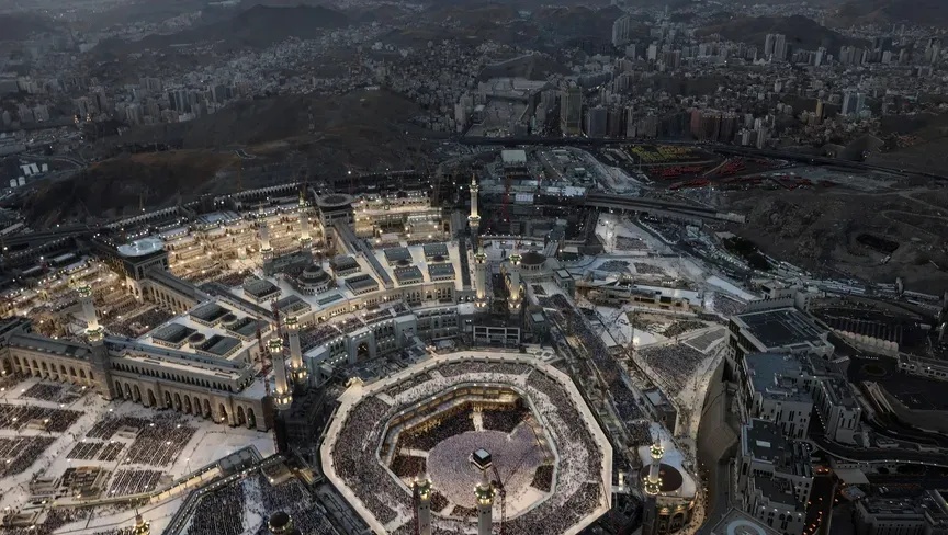 تصاعد غير مسبوق في تكاليف رحلات الحج إلى السعودية