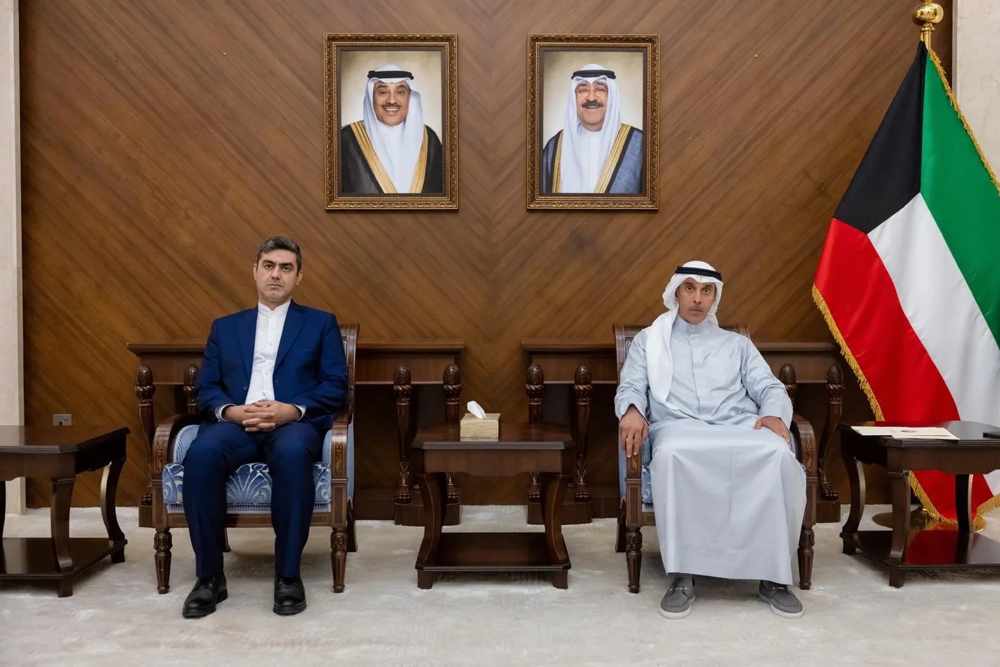 الكويت تستدعي القائم بالأعمال الإيراني وتخفض عدد أفراد البعثة