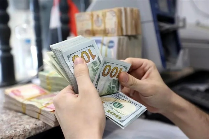 ارتفاع الدولار مقابل الدينار في الأسواق المحلية