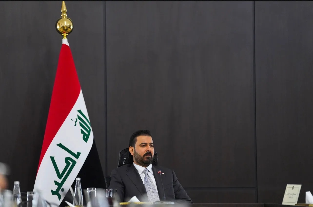 رئيس الوزراء يؤكد التزام الحكومة بحقوق شهداء سبايكر وأسرهم وضرورة حصر السلاح