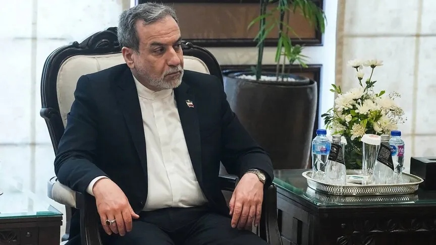طهران تدعو لحوار مع دول الخليج لتبديد الغموض بعد التوصل لتفاهم مع واشنطن