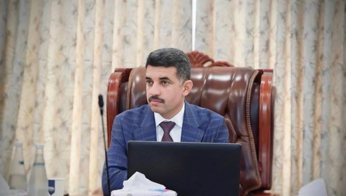 القضاء الأعلى ينفي بشكل قاطع مزاعم زيارة مسؤولين ونواب وشخصيات بارزة للمتهم وكيل وزير النفط