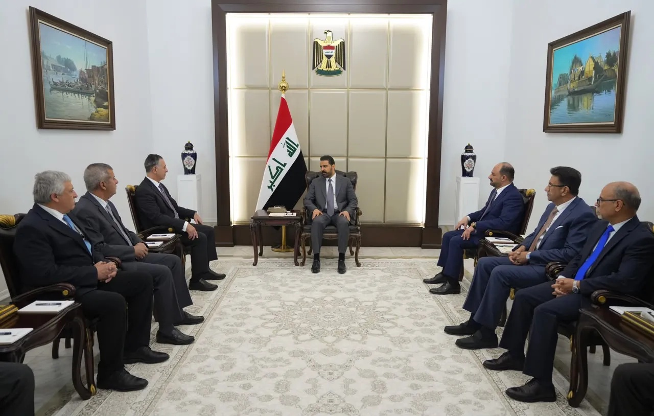 رئيس الوزراء العراقي يبحث مع وفد أردني رفيع تنفيذ مشروع أنبوب نفط البصرة-العقبة