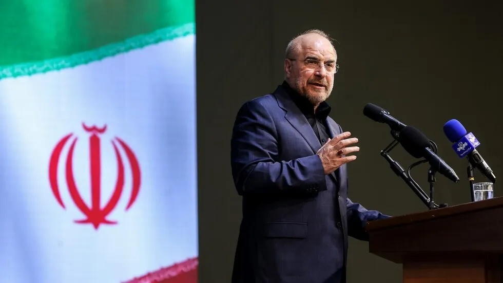 رئيس البرلمان الإيراني يؤكد رفض الاعتراف بإسرائيل