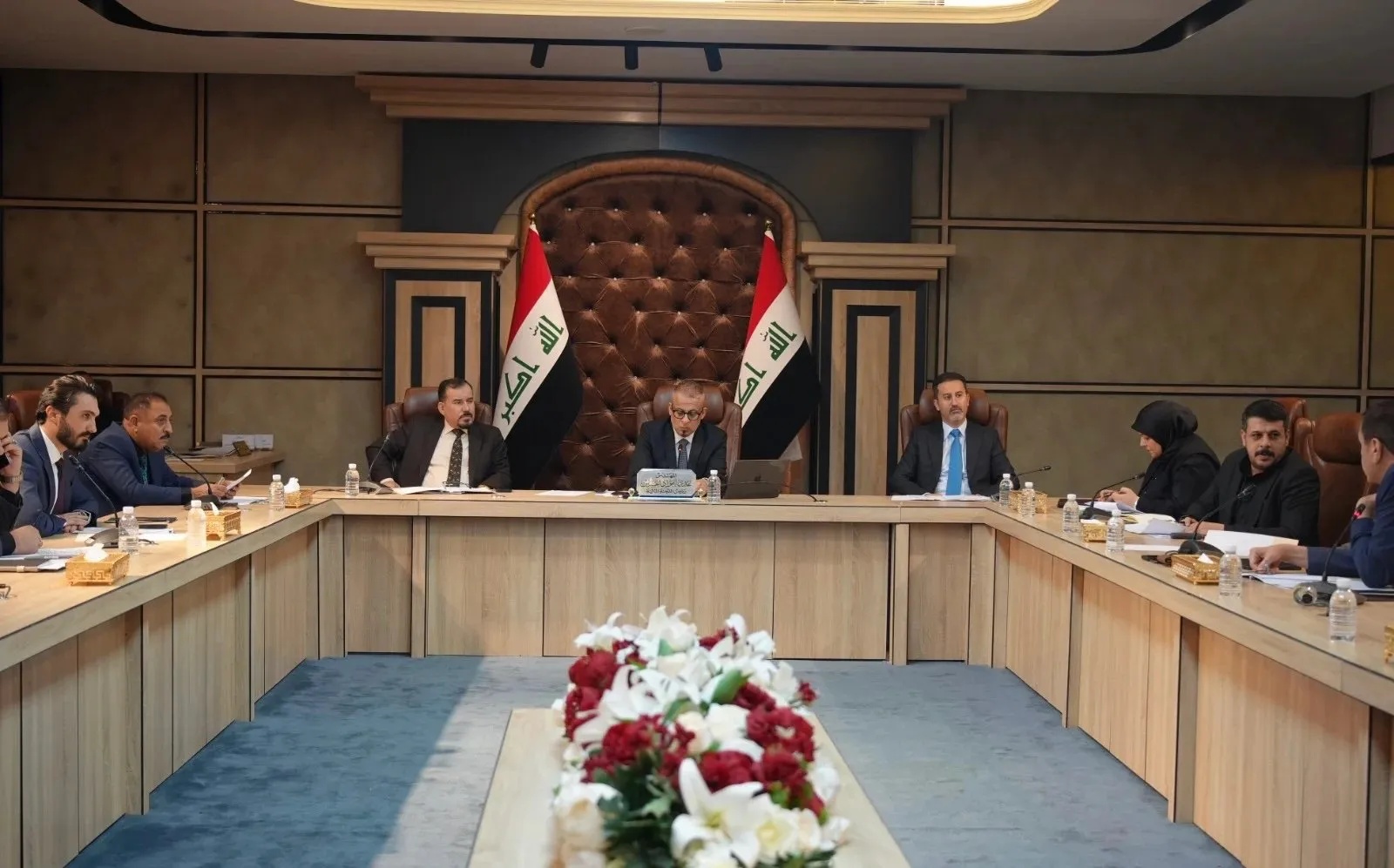 اللجنة المالية النيابية تحيل مقترحي قانون الاقتراض وإجازة الموظف لخمس سنوات إلى رئاسة مجلس النواب