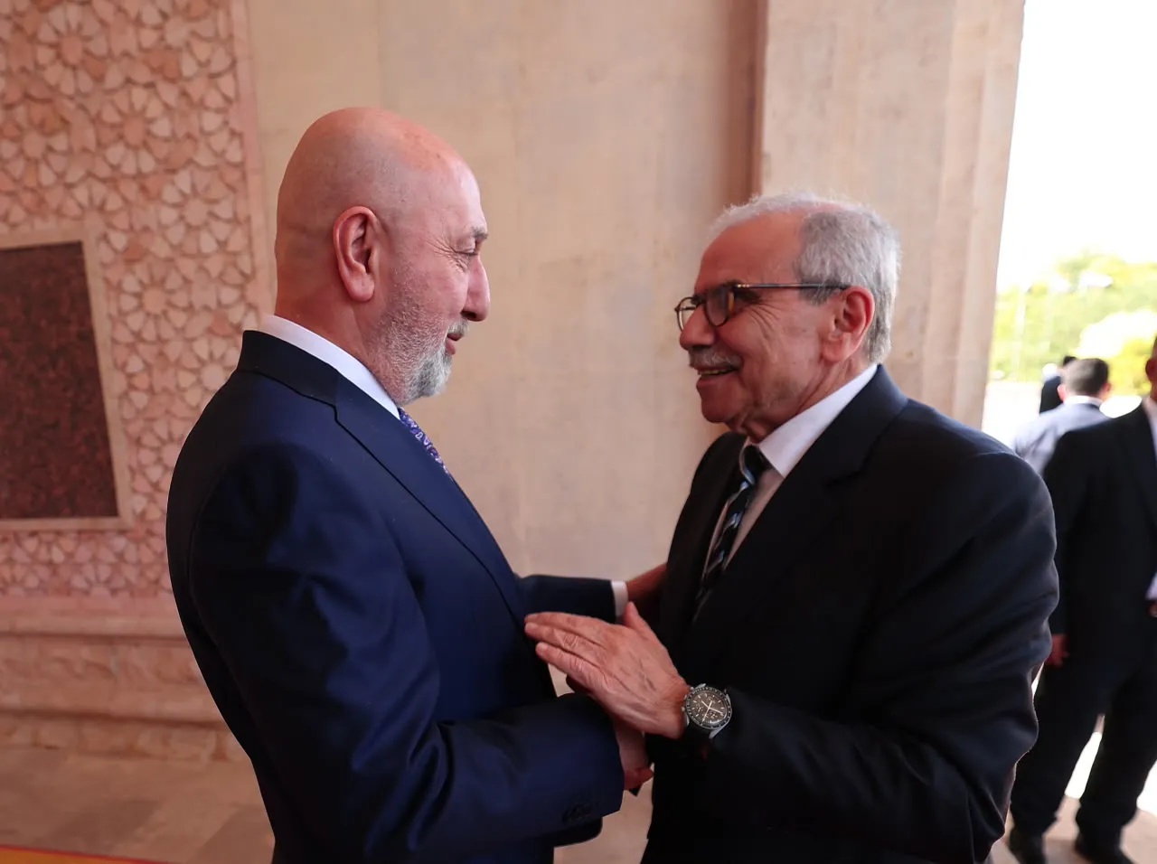 الرئيس العراقي يؤكد دعم بلاده لأمن لبنان واستقراره السياسي والاقتصادي