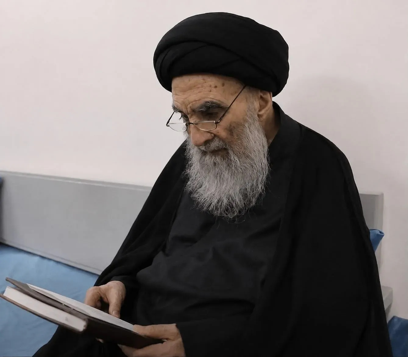مكتب المرجع السيستاني في لبنان يعلن إطلاق مبادرة إنسانية جديدة لإعانة أيتام العدوان