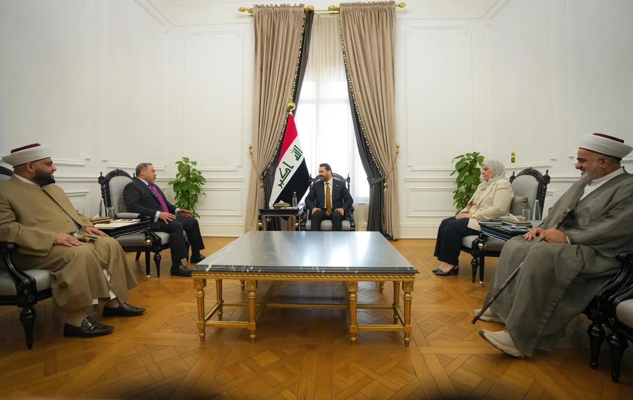 رئيس الوزراء يؤكد التزام الحكومة بدعم الأماكن الدينية والمقدسة