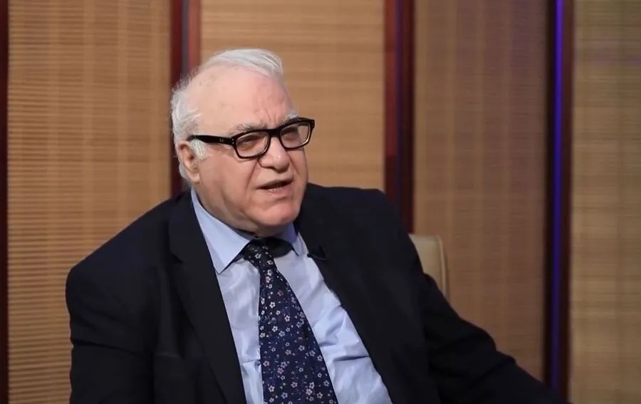 مستشار حكومي يؤكد: أي حديث عن تغيير سعر صرف الدولار يظل في دائرة الاحتمال والسياسة لا القرار.