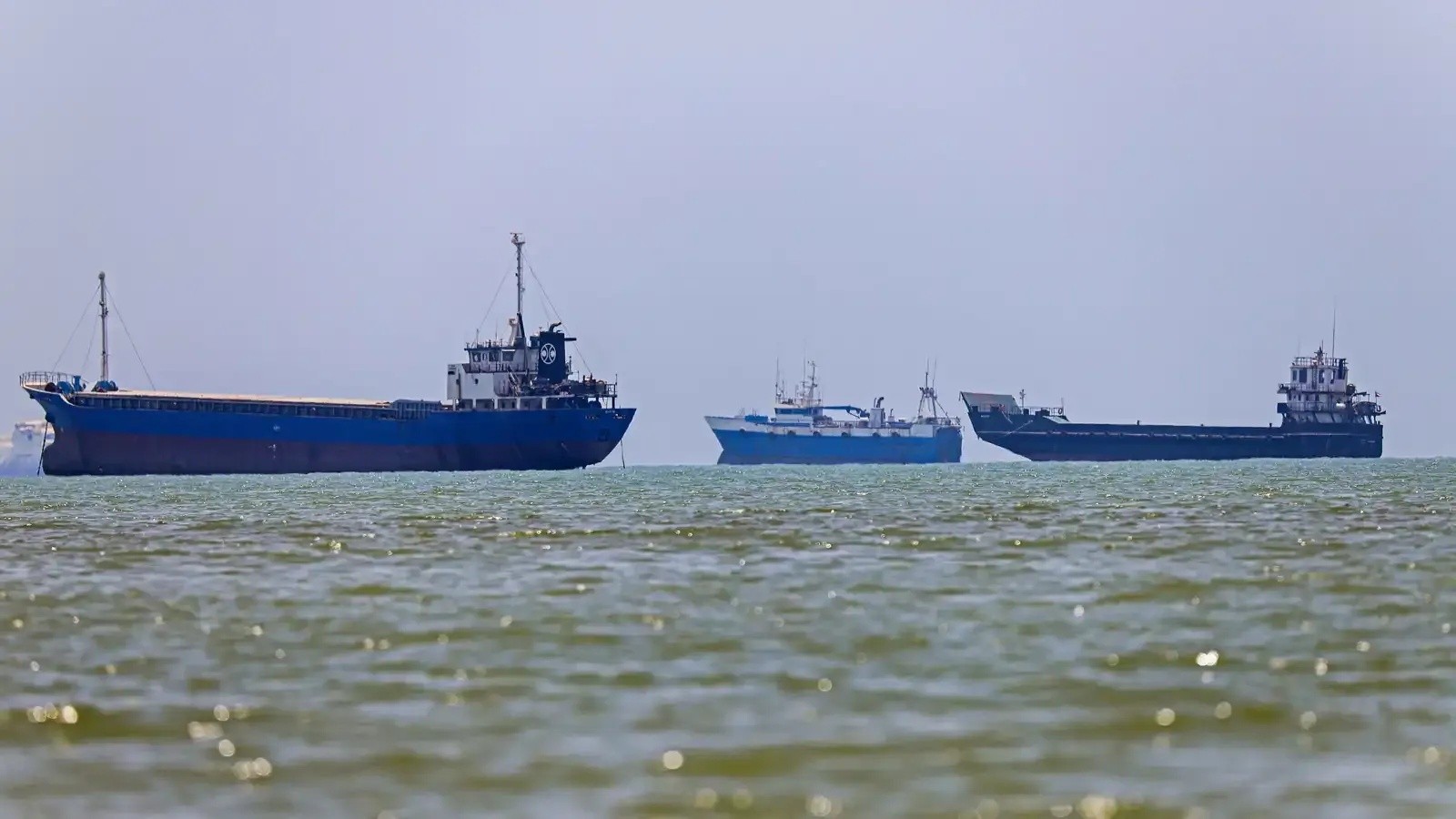 Attack Targets Ship Near Iran's Qeshm: One Dead, Four Injured Including Pakistanis