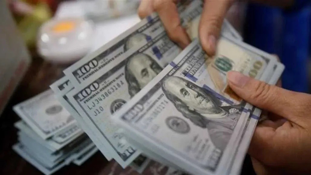 أسعار صرف الدولار في العراق اليوم: البيع 157 ألف دينار