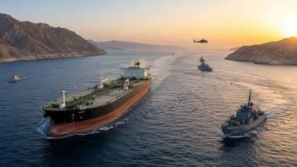 US Statement: Navy Escorts Oil Tankers at Night in Strait of Hormuz
