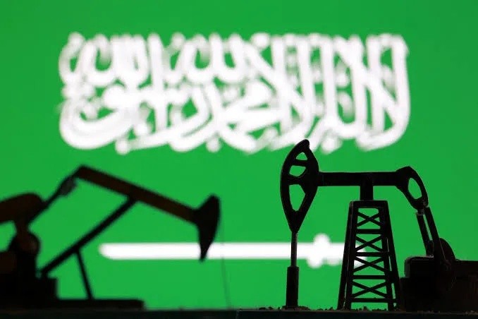 السعودية تبيع 60 مليون برميل نفط عبر هرمز خلال شهري أيلول وتشرين الأول