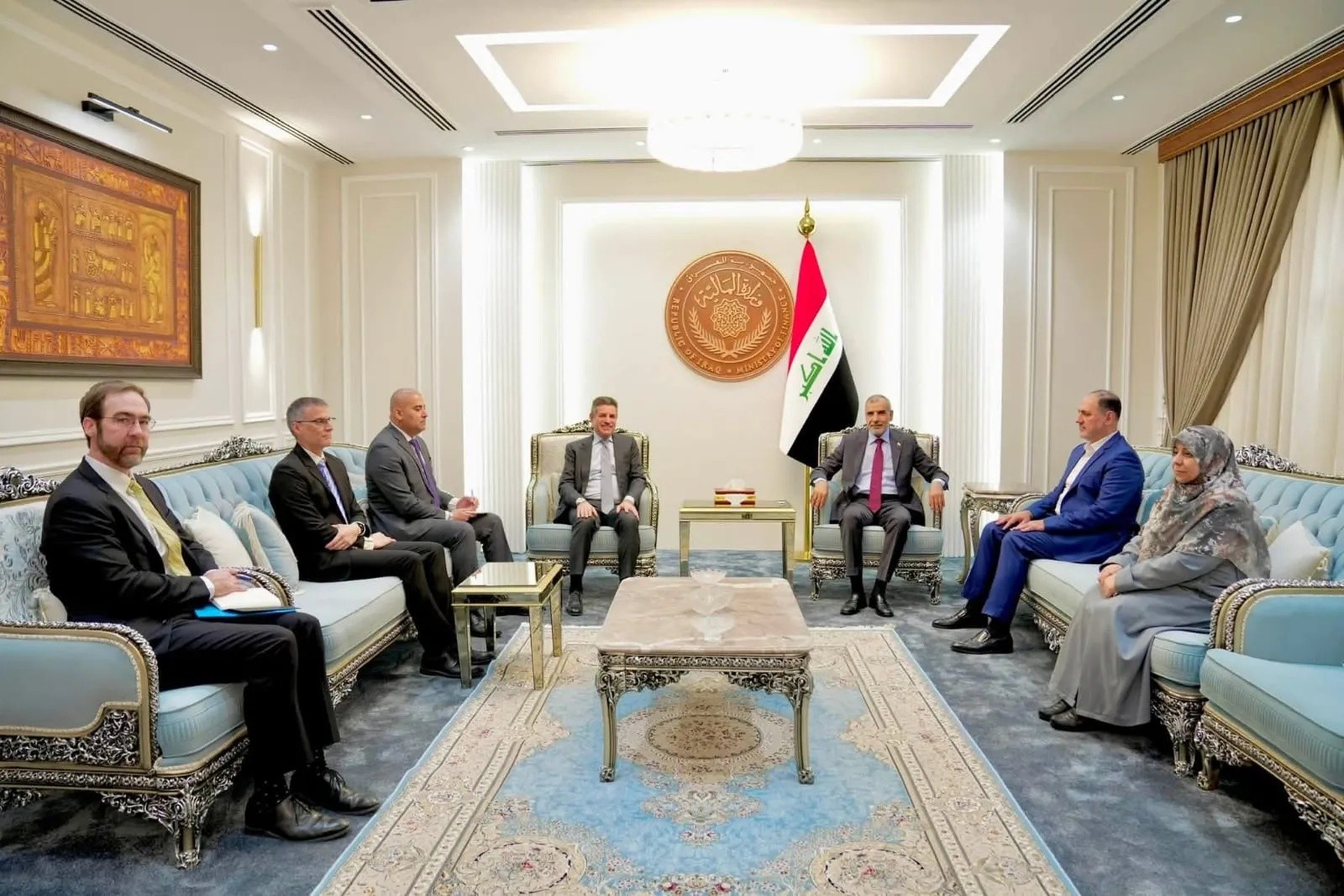 القائم بالأعمال الأمريكي يؤكد نجاح زيارة الوفد العراقي لواشنطن ويشدد على تعزيز التعاون المشترك