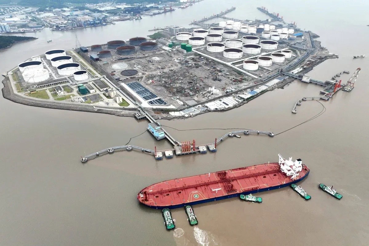 China Records Sharp Decline in Fuel Oil Exports to New Low