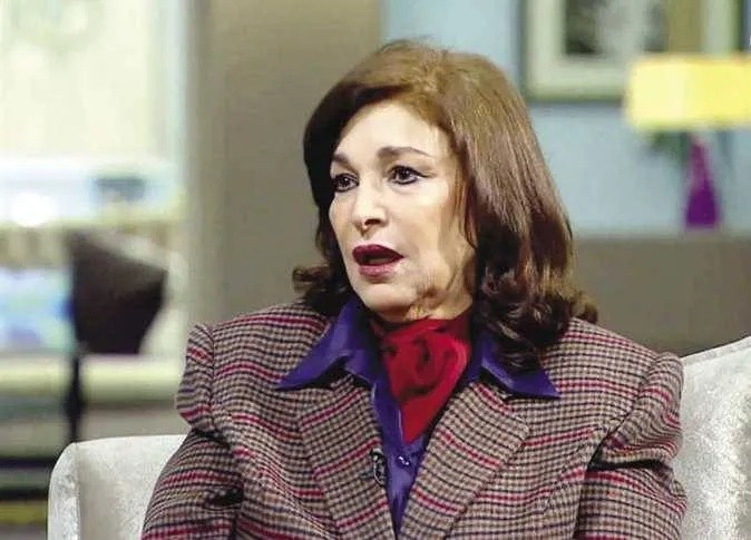 نادية رشاد تعلن اعتزالها الفن نهائياً وتدعو لعدم التواصل مع الزملاء