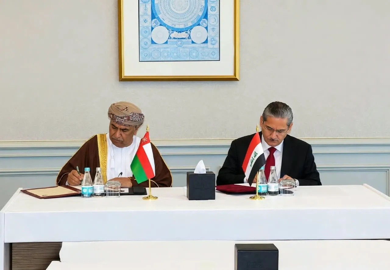 العراق وعُمان يوقعان مذكرة تفاهم لتعزيز التعاون الثنائي في مكافحة الفساد بالدوحة