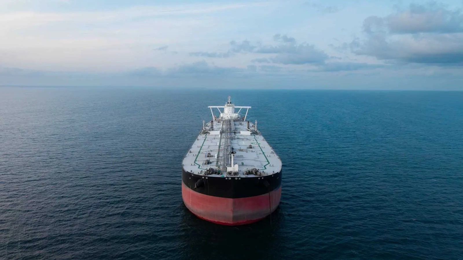 Oil Flows Through Hormuz Strait Maintain Steady Pace Amid Challenges