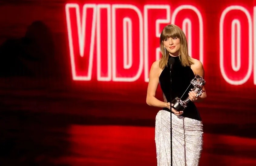 Taylor Swift Breaks New Record at MTV Video Music Awards History