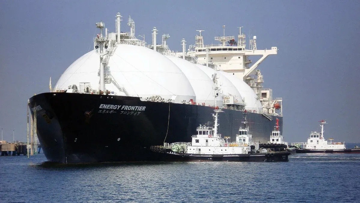 Gas shipments via Strait of Hormuz hit monthly high since conflict