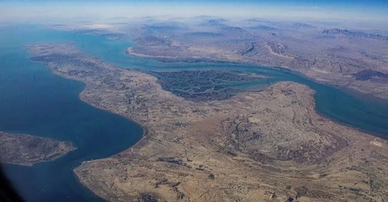 سماع صوت انفجار باتجاه مضيق هرمز في جزيرة قشم جنوبي إيران