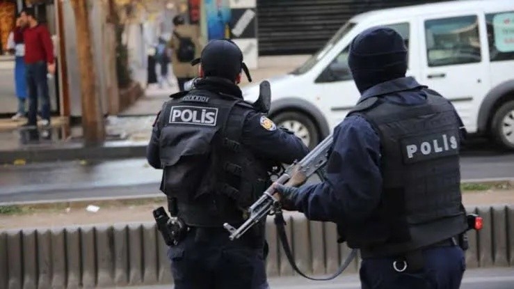 تركيا توقف 51 شخصاً لارتباطهم بتنظيم داعش في مداهمات بـ16 ولاية
