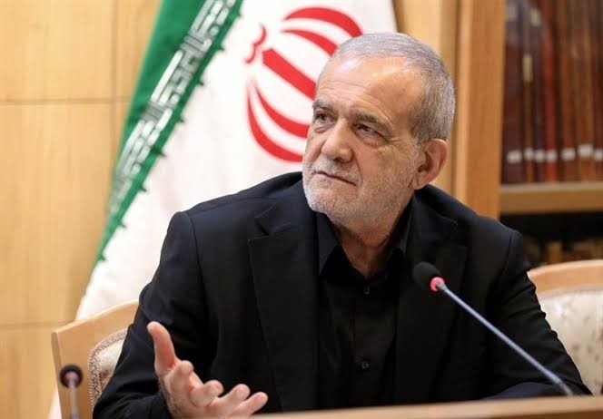 بزشكيان يشدد على دور الدبلوماسية الإقليمية بمنع التصعيد