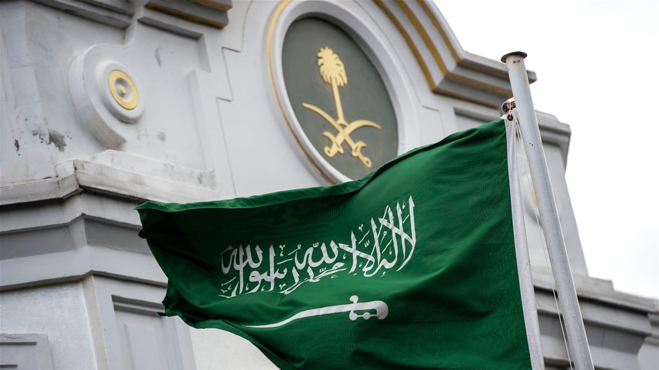 تحرك دبلوماسي سعودي لإعادة المواطنين العالقين في خمس دول براً للرياض