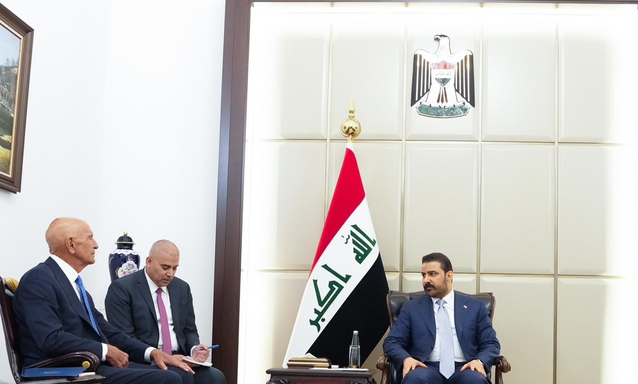 الزيدي وباراك يبحثان تعزيز التعاون بين العراق والولايات المتحدة