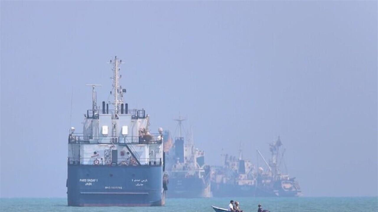 Iranian Revolutionary Guard Reports Explosions and Fires on Three Oil Tankers South of Hormuz Strait