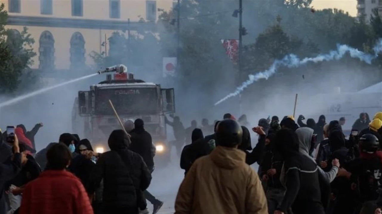 Massive Protest in Rome Against Military Spending and Living Costs