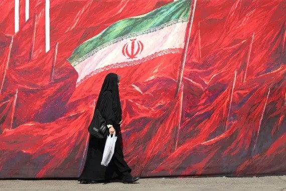 Iran Reviews U.S. Proposals Amid Positive Atmosphere and Anticipation of New Negotiation Round