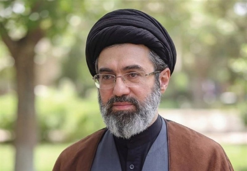 Khamenei Stresses Immediate Response to All Military and Security Threats